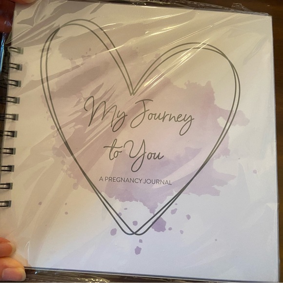 Bump Boxes Pregnant Mom Gift Box Hat, Belly Oil, Journal, Socks, Massage Tool - Picture 5 of 7